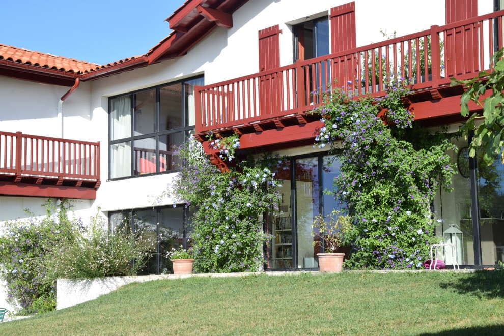 Maison d'exception, haut de gamme rénovation splendides baies vitrées